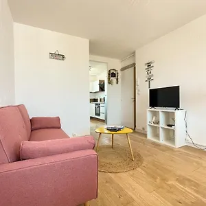 https://apartment-4-5-people-city-center-saint-raphael-near-the-beaches.fr-provencehotel.com