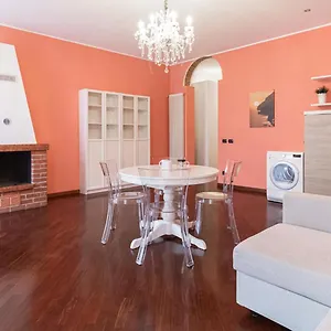 https://casa-navarra.italymilanhotels.net